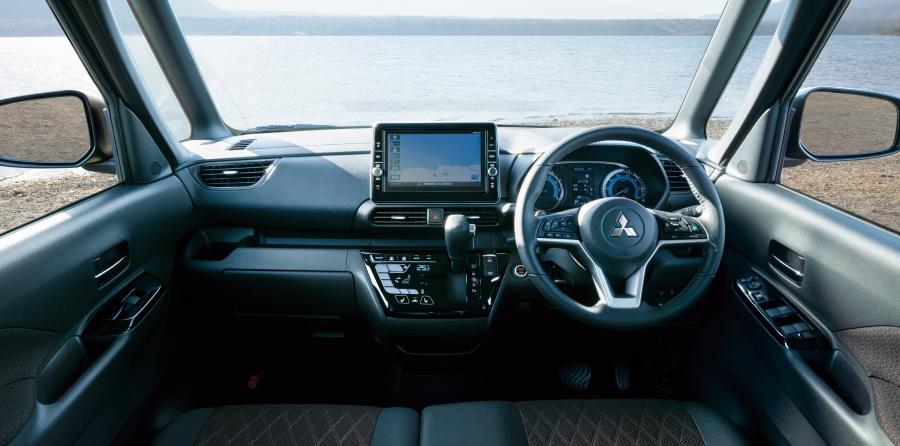 Торпедо Mitsubishi eK X Space 2020 года  (фото 30 из 40)